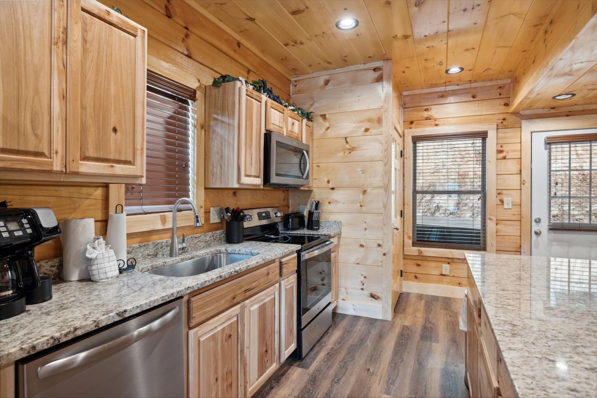 The 3 Bears Is A Newly Built 3 Bedroom Cabin Only 3 Minutes From The Parkway! Pigeon Forge Exteriör bild